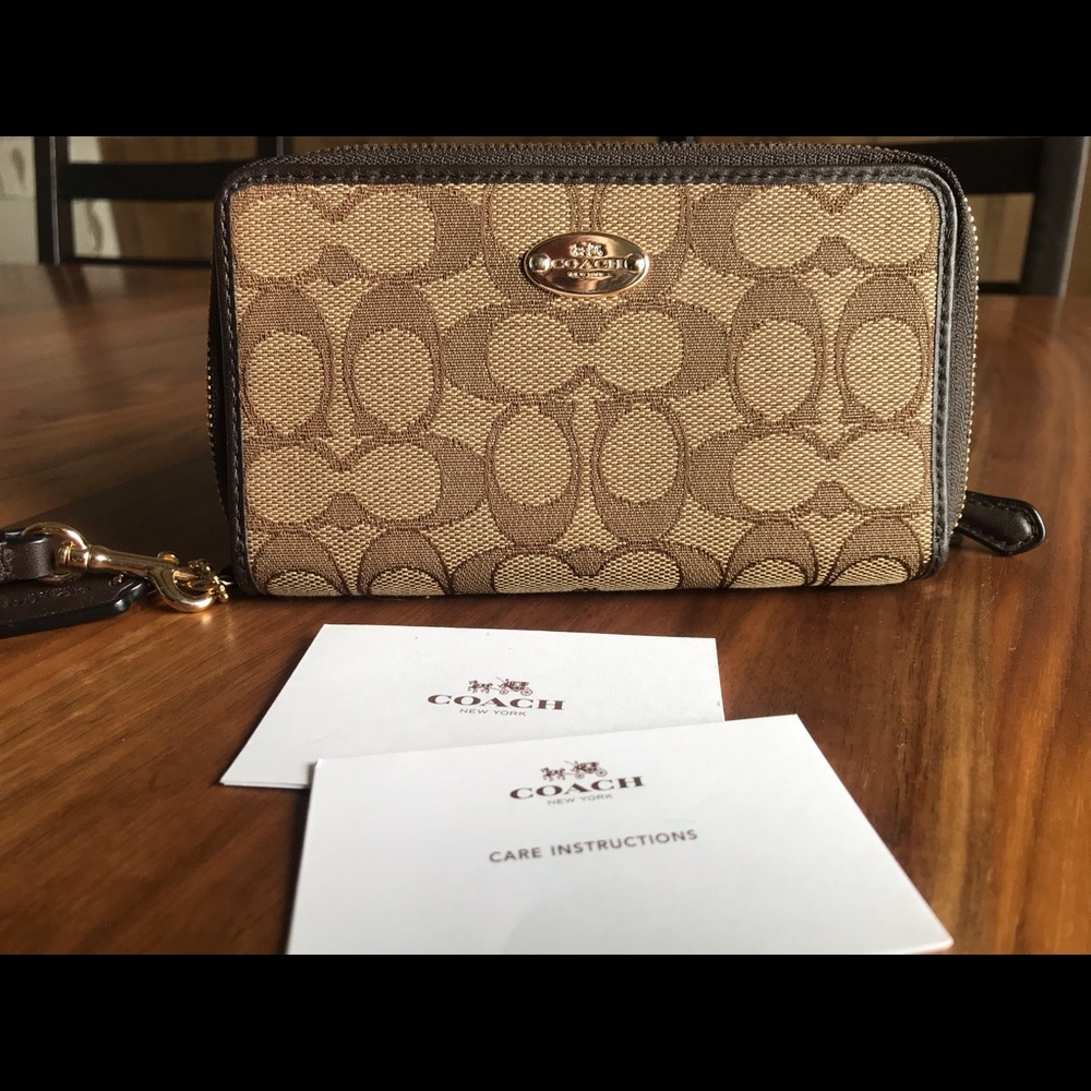 Coach Continental Wallet in Tan Signature Leather